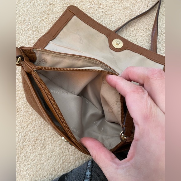 Calvin Klein Crossbody Bundle - Picture 6 of 12